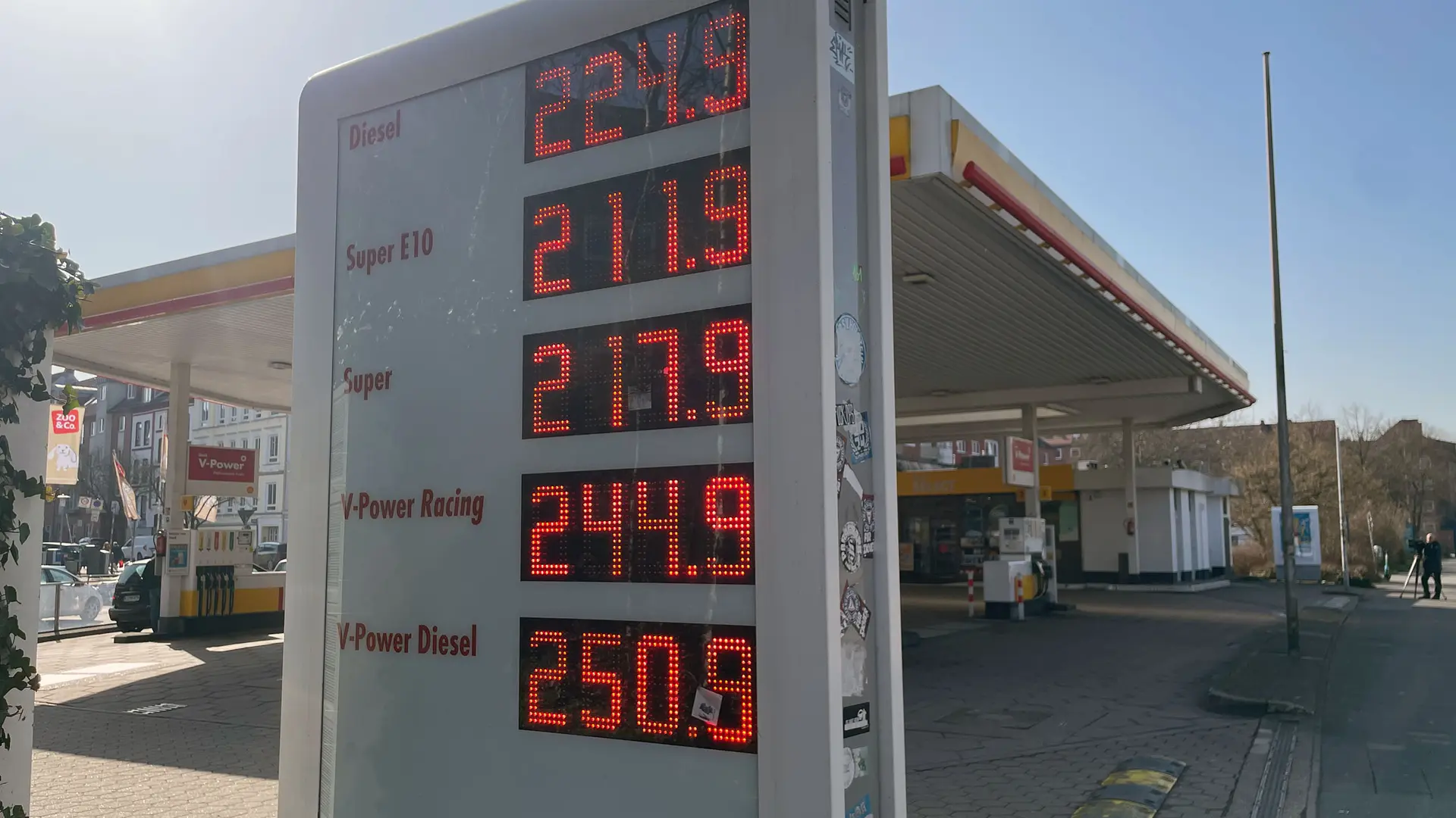 Spritkosten: Diakonie Nord Nord Ost stellt Fahrzeugflotte um