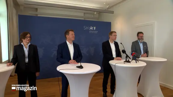 Richard Lutz, Vorstandsvorsitzender DB AG, Daniel Günther, ministerpräsident von Schleswig Holstein und Claus Ruhe Madsen, Verkesminister von SH, bei einer Pressekonferenz