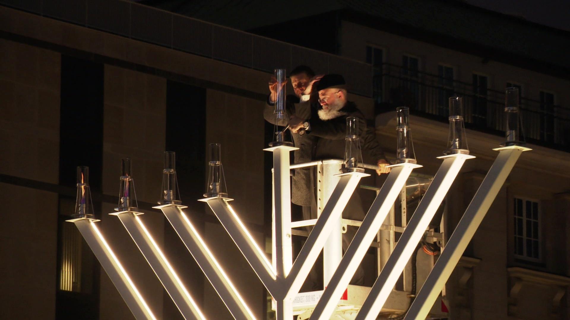 Jüdisches Lichtfest Chanukka in Hamburg: Gedenken an Bondi Beach