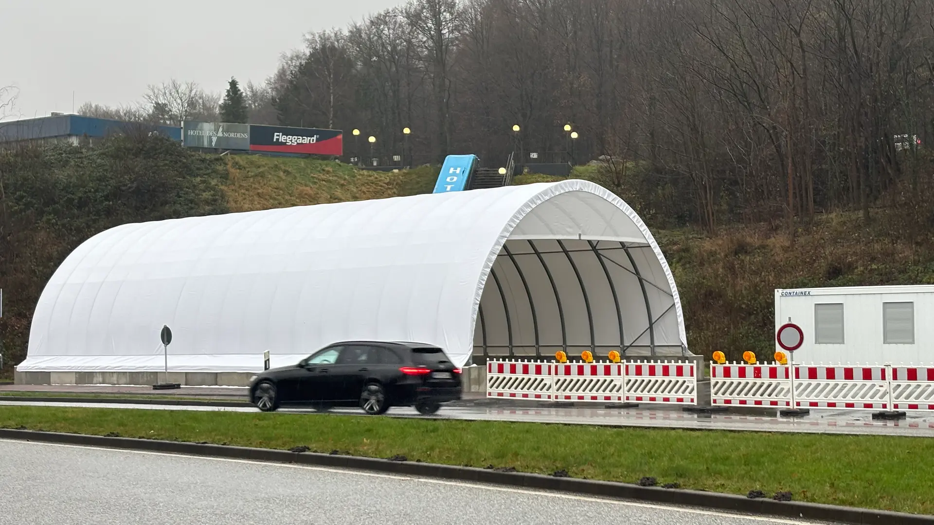 Deutsch-dänische Grenze: Bundespolizei macht ihre Kontrollpunkte wetterfest – Kritik vom SSW