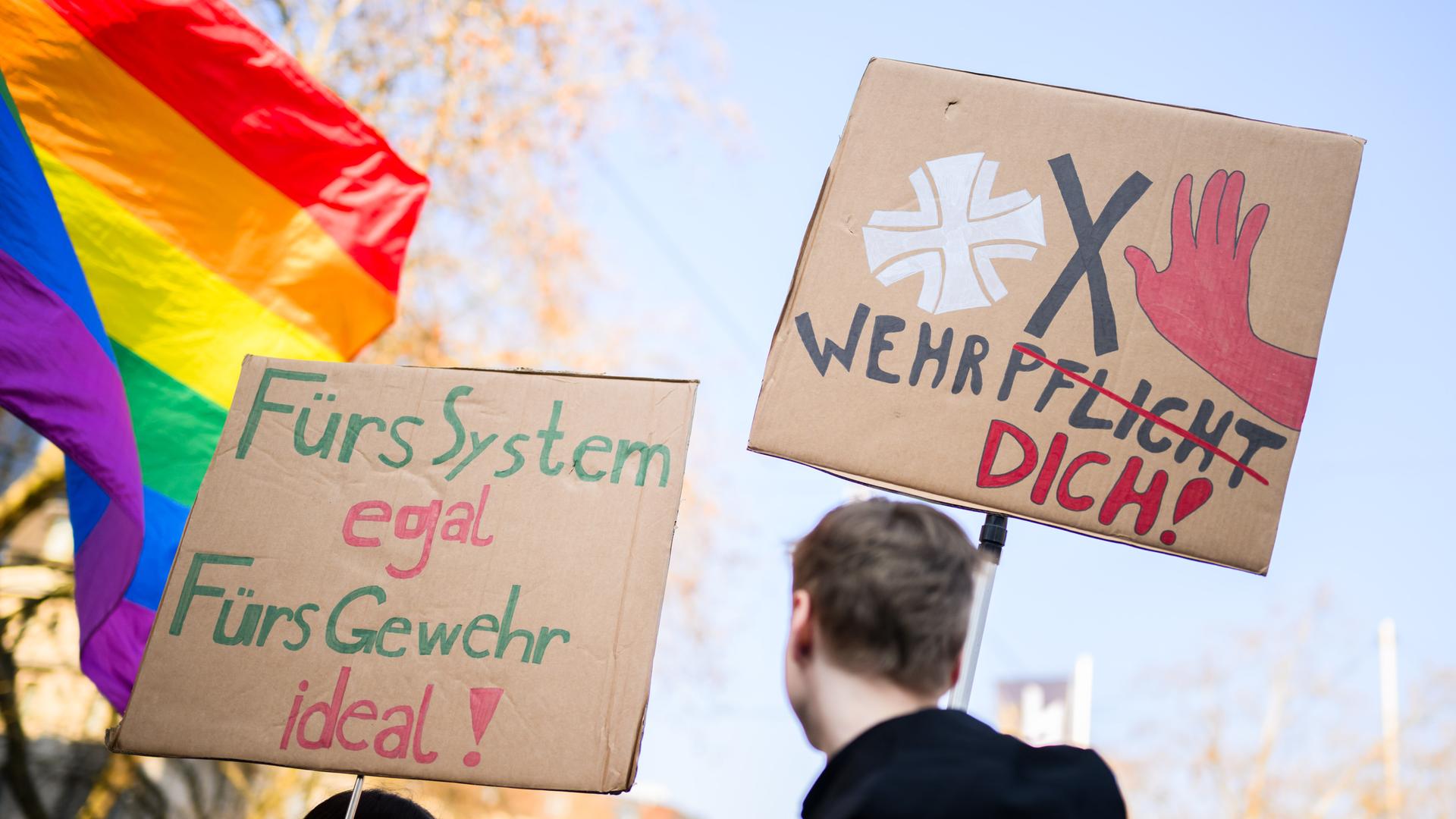 Hannover: Ein Teilnehmer bei einer Demonstration 