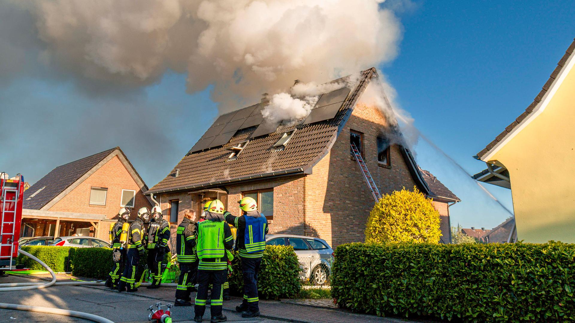 Bewohner stirbt bei Hausbrand in Fahrdorf
