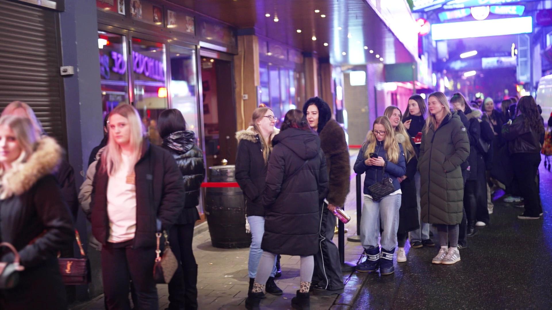 Bonez MC und sein Konzert nur für Frauen: Wie passt das zusammen? 