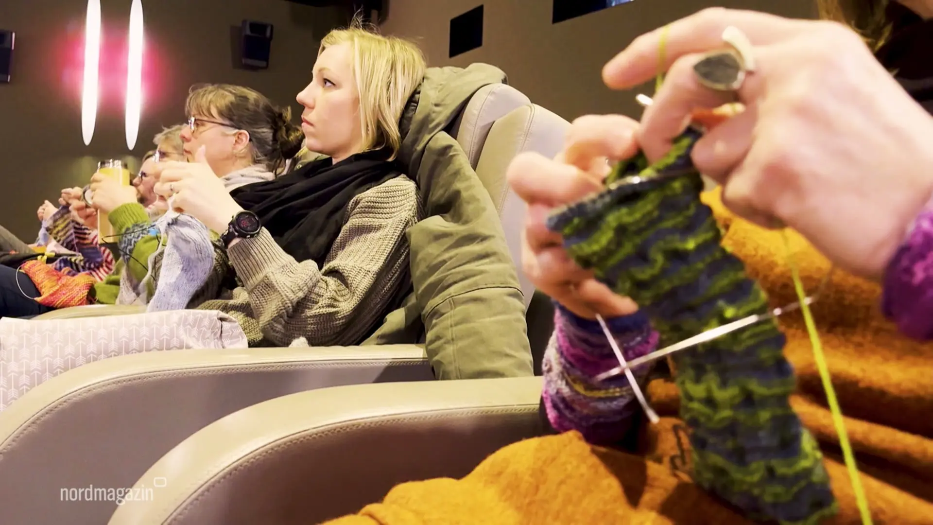 Filme schauen und stricken - im Capitol Kino Schwerin