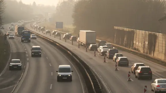 Stau auf der A23.