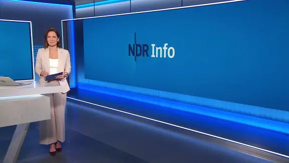 Romy Hiller moderiert NDR Info.