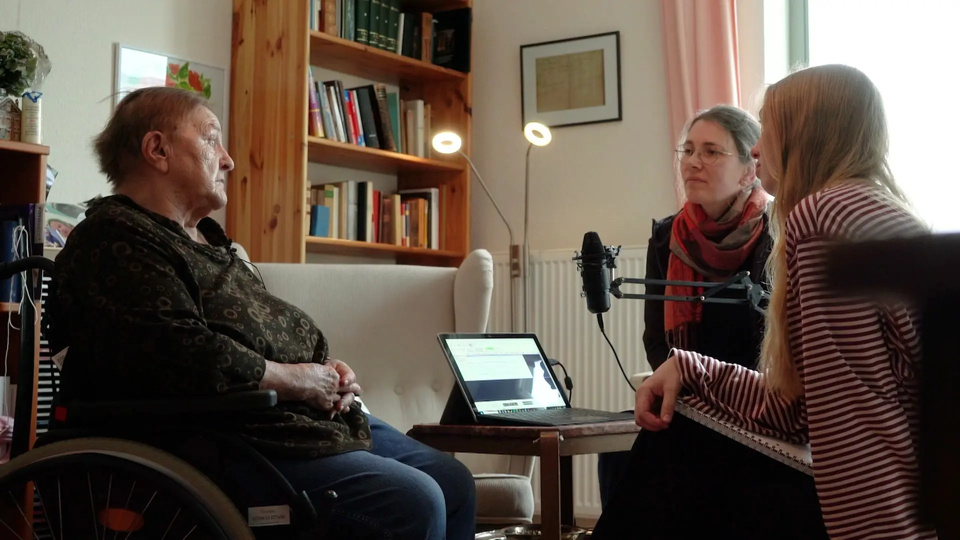 Podcast: „Ohren für Senioren“ sammelt Lebensgeschichten