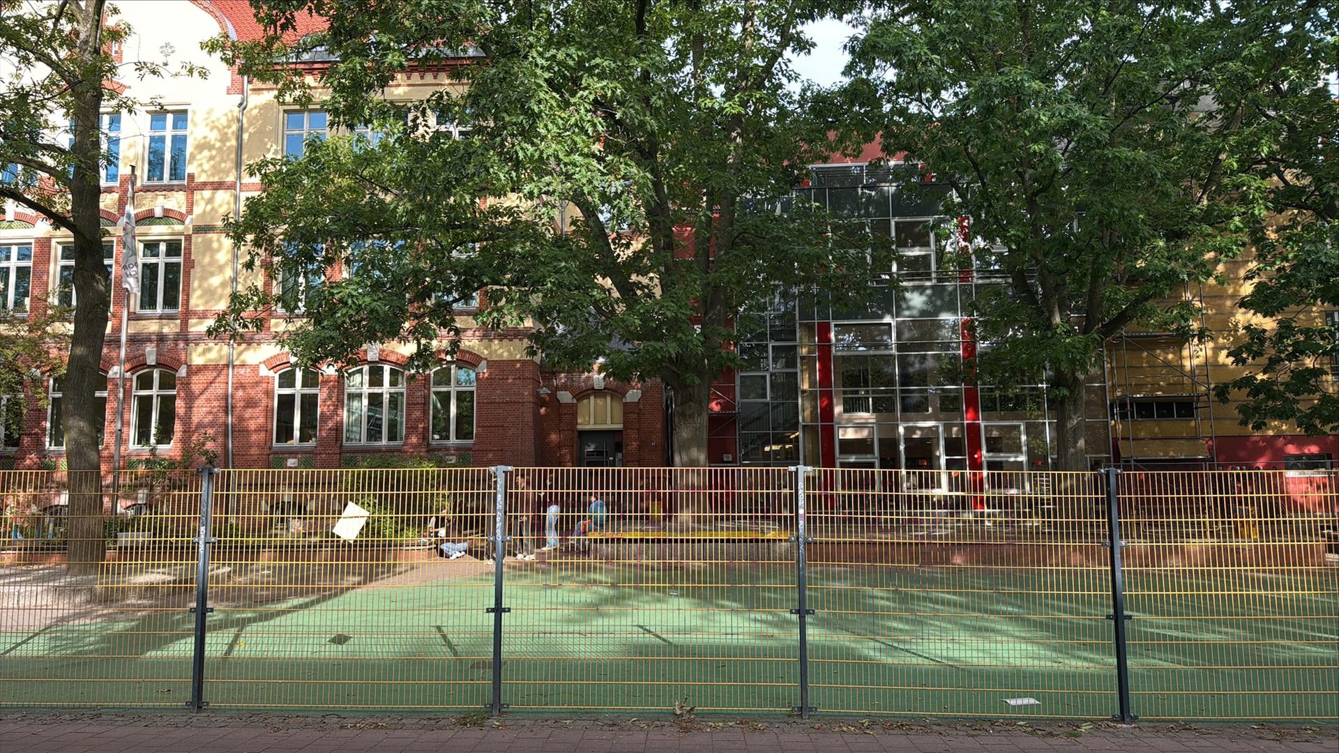Einbrecher verwüsten Schule in Hamburg-Altona