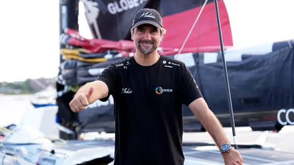 Boris Herrmann auf der Malizia - Seaexplorer vor dem Ocean Race in Kiel