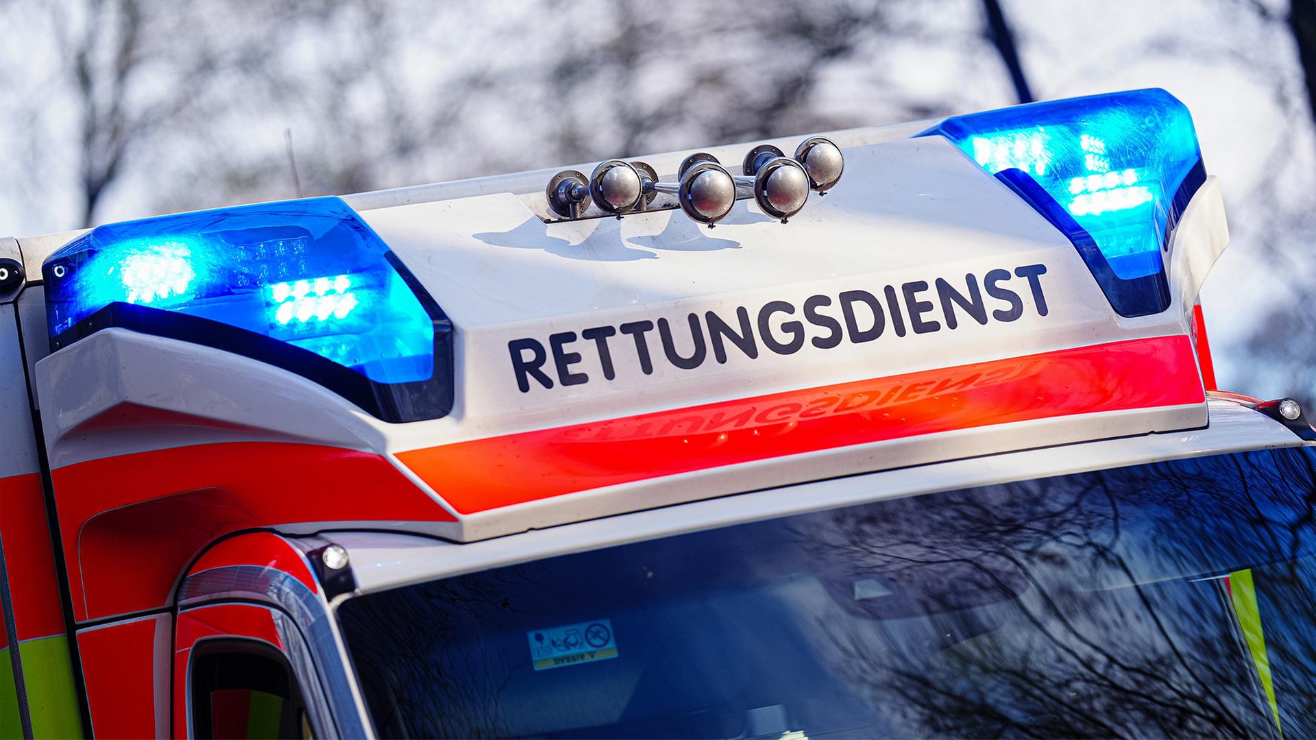 Autofahrer erleidet Herzinfarkt: Ersthelfer retten ihm das Leben