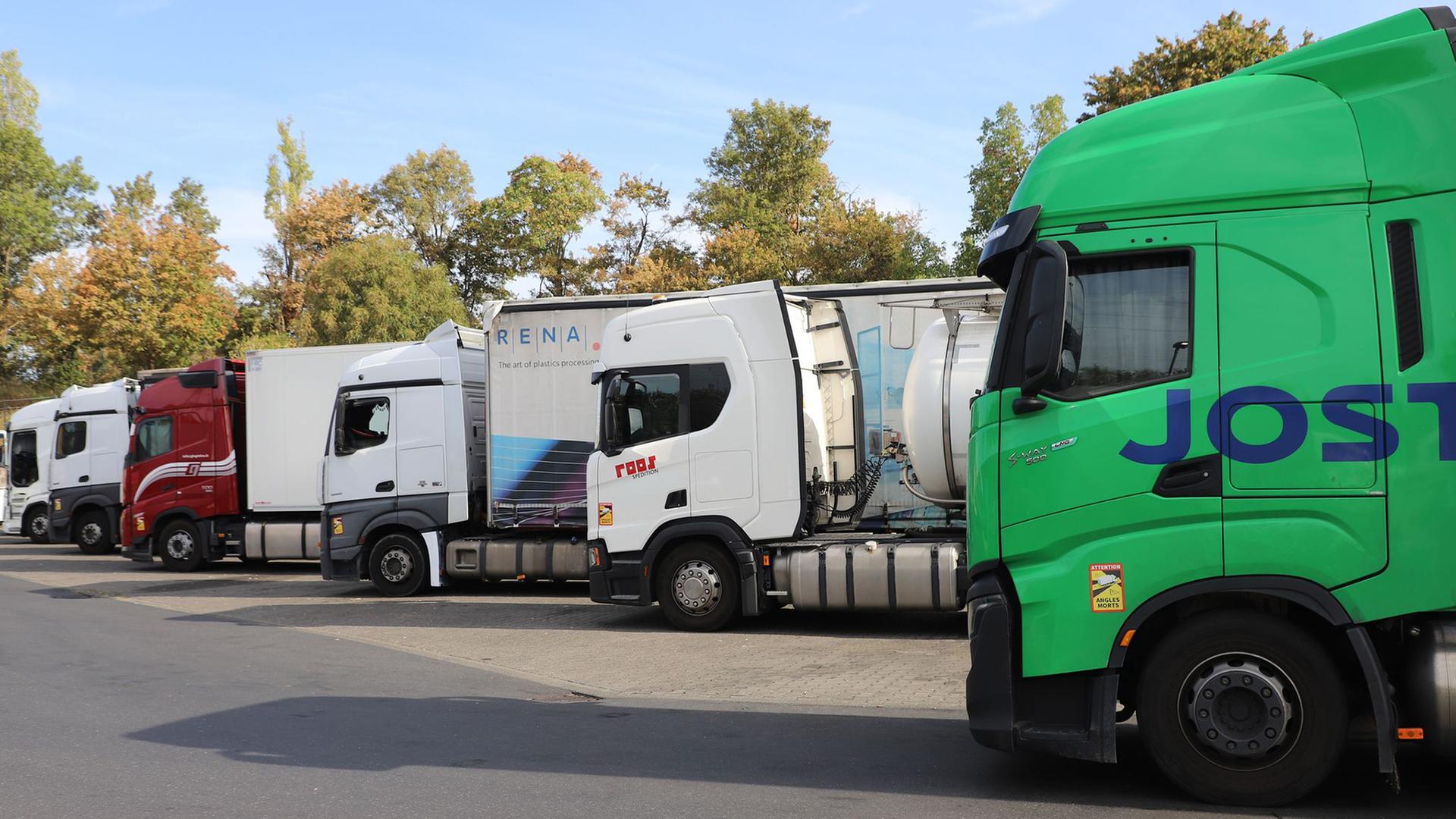 Niedrigwasser: Sonntagsfahrverbot für Lkw in SH ausgesetzt