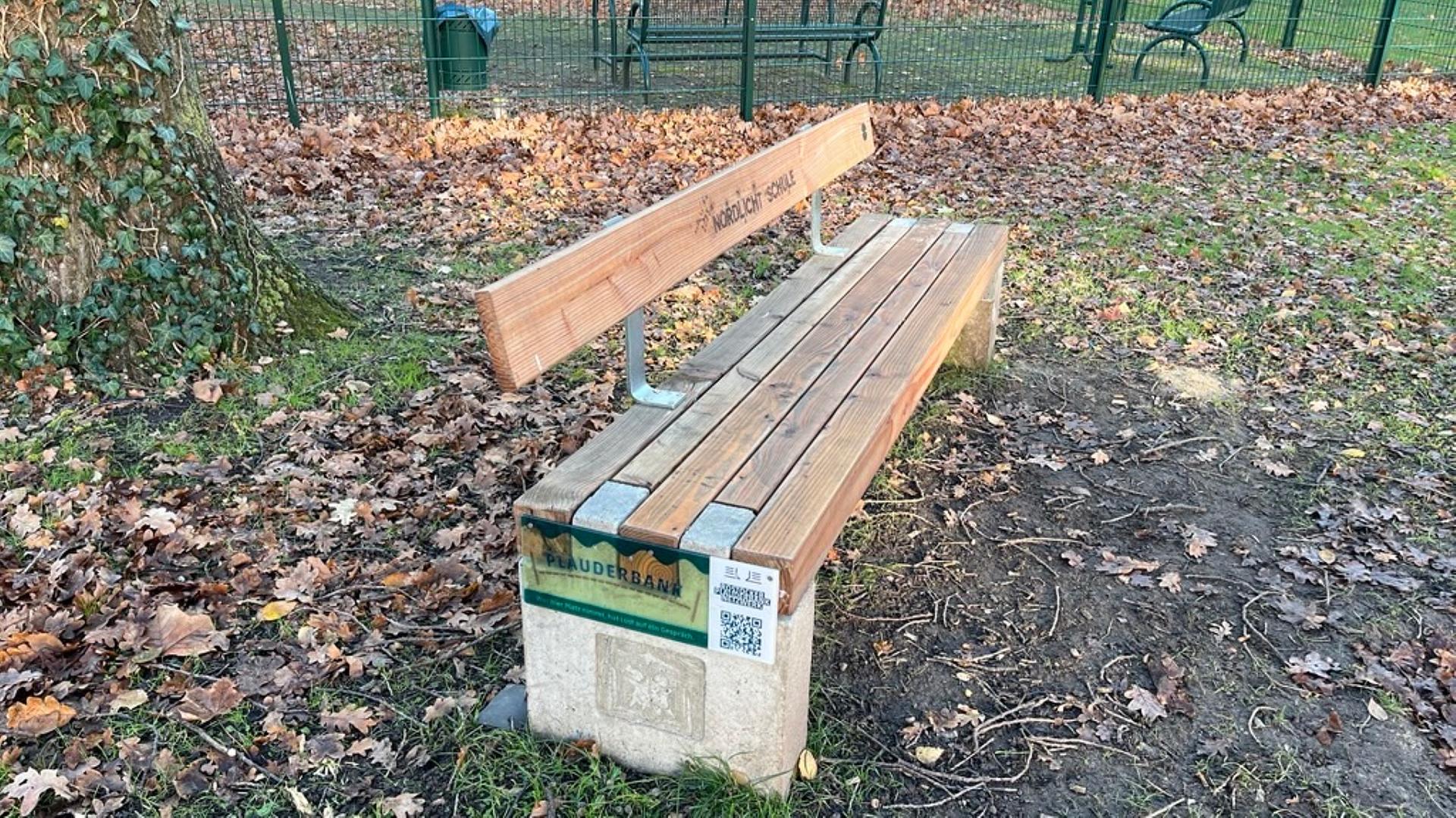 Unterricht mal anders: Nordlichtschule baut drei Plauderbänke