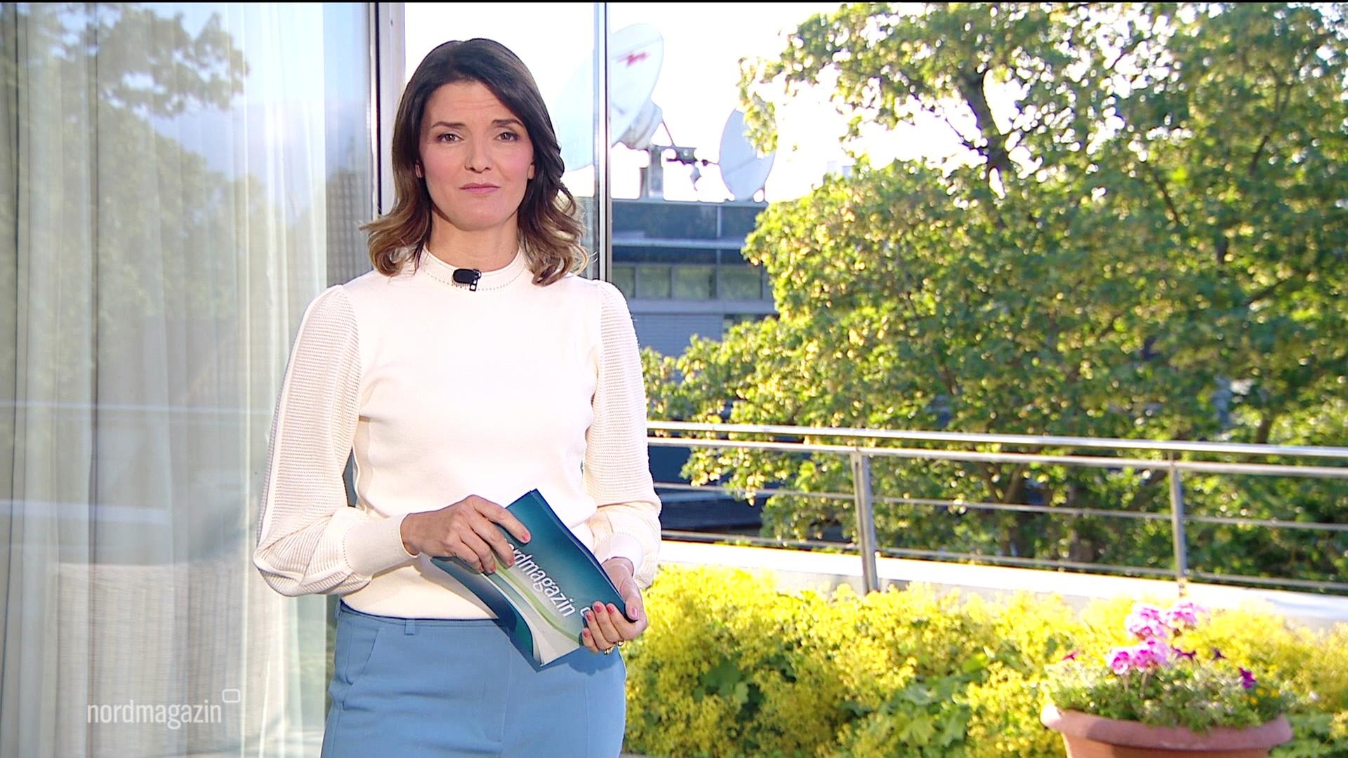 Frauke Rauner auf der Terrasse des Studios. | Screenshot