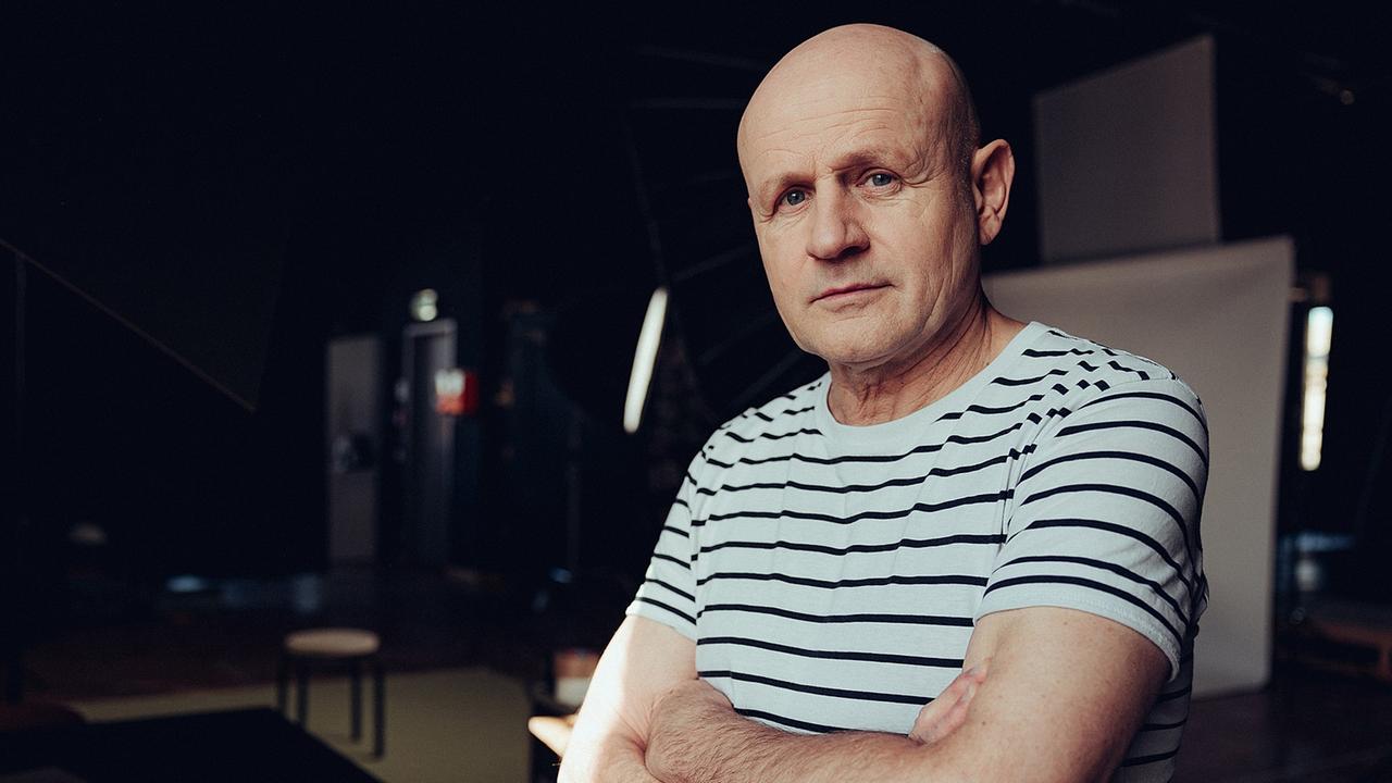 Oliver Stokowski posiert
