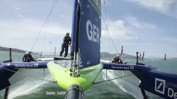 Das deutsche Team segelt bei der SailGP mit seinem Renn-Katamaran.