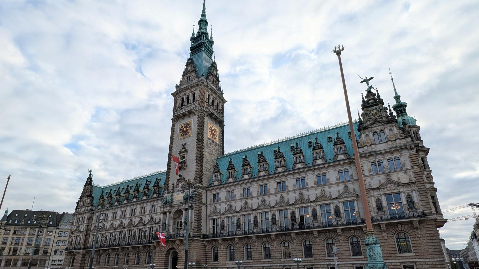 Hamburg übernimmt fast alle seine Auszubildenden