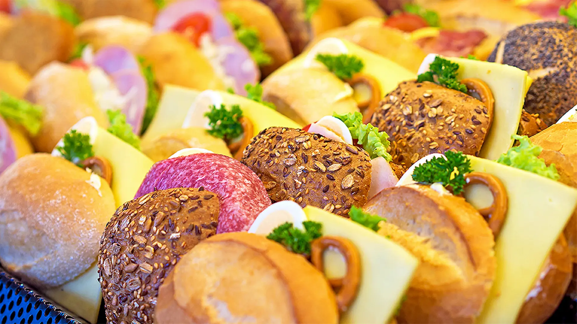 "Luxusware": Warum belegte Brötchen bis zu fünf Euro kosten | ndr.de