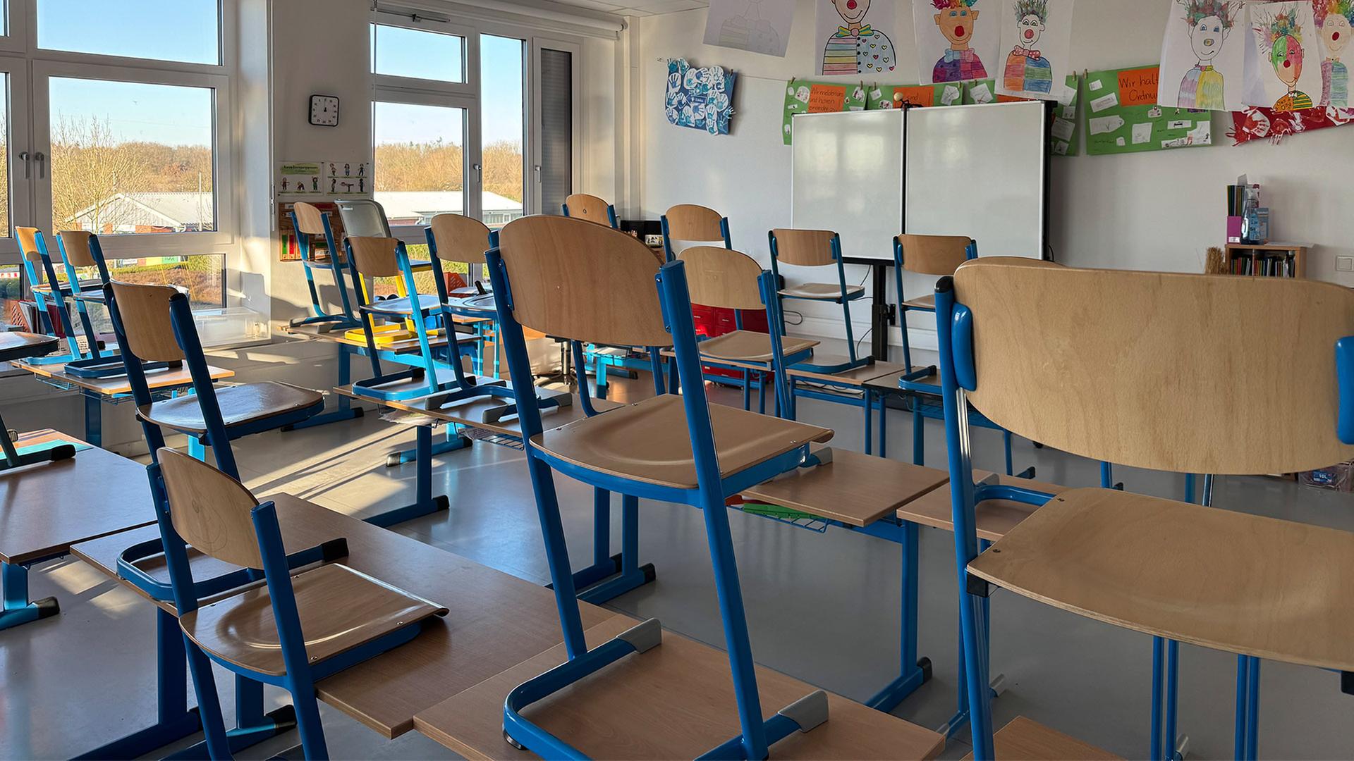 Leeres Klassenzimmer. | NDR , Pia Klaus