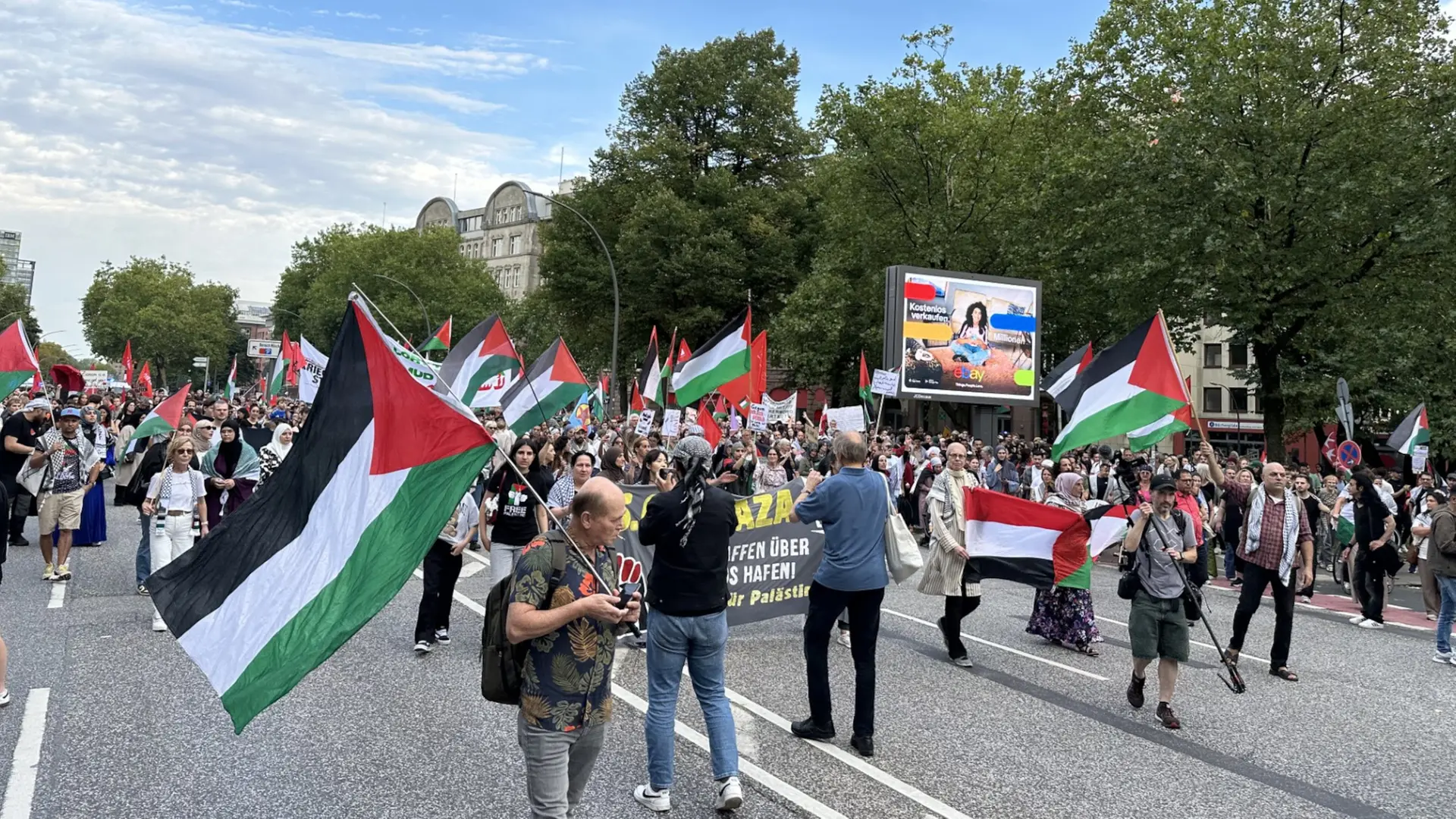 ハンブルク：イスラエルへの武器の輸出に対するデモで数百人