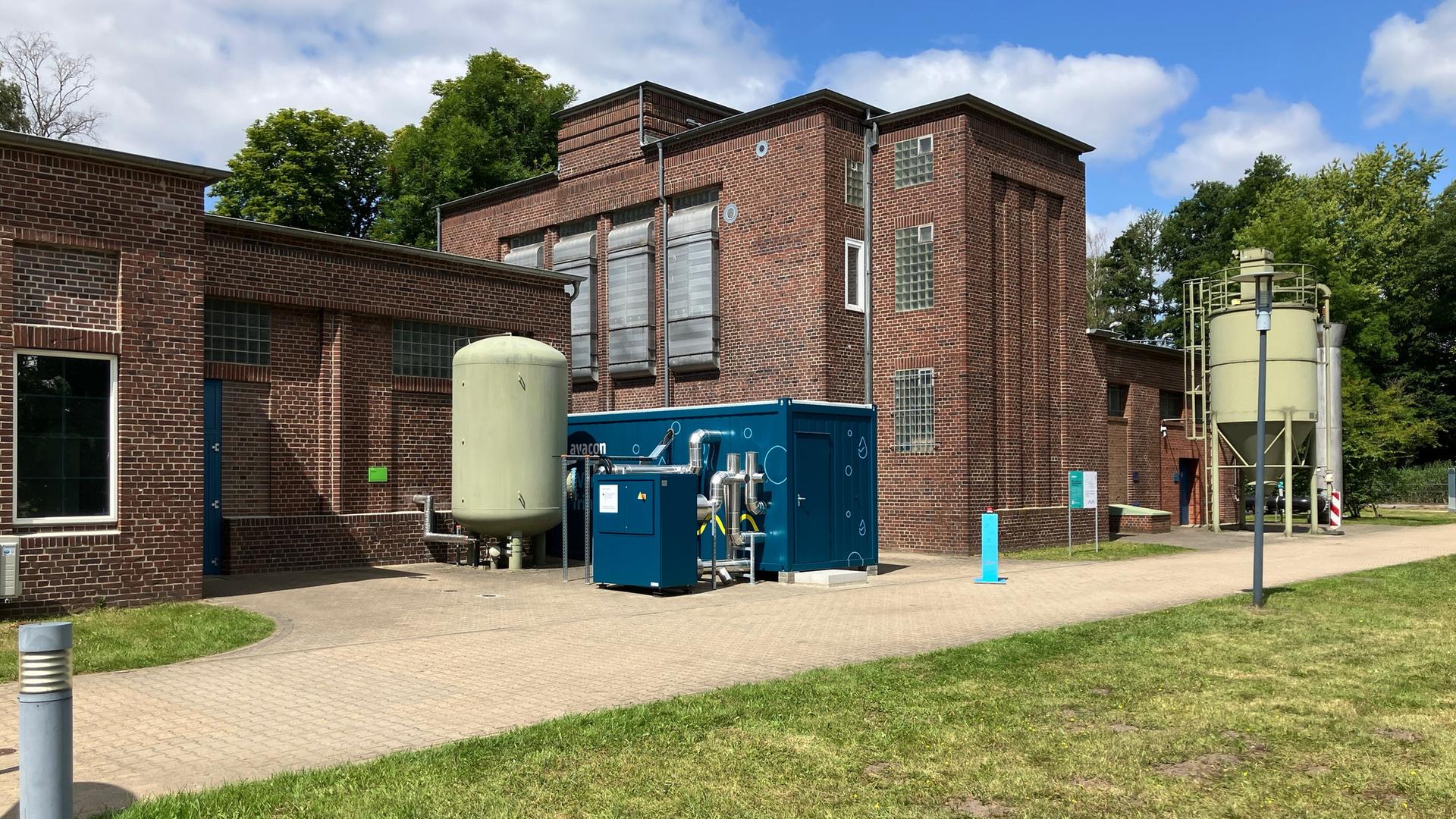 Die Pilotanlage befindet sich im Wasserwerk Lüneburg. Sie soll Wärme ableiten. | NDR, Kai Rake