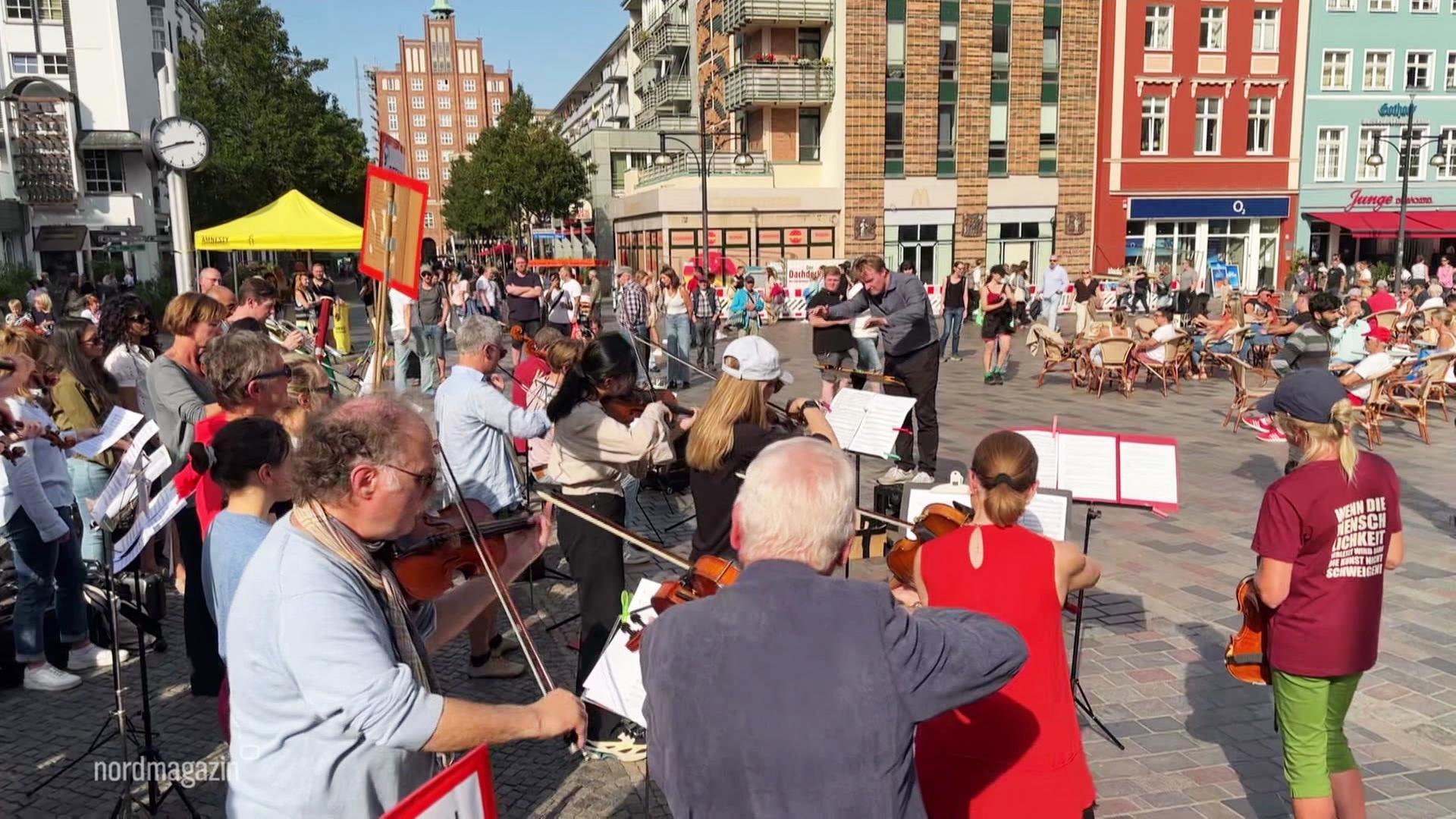 Musik für Menschlichkeit: Musiker organisieren Flashmob zum Weltkindertag