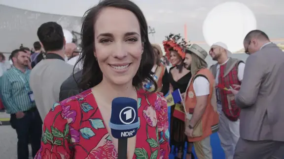 Alina Stiegler am rotten Teppich in Lissabon.