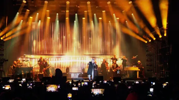 Roland Kaiser beim Einheitsfeierkonzert in Schwerin.