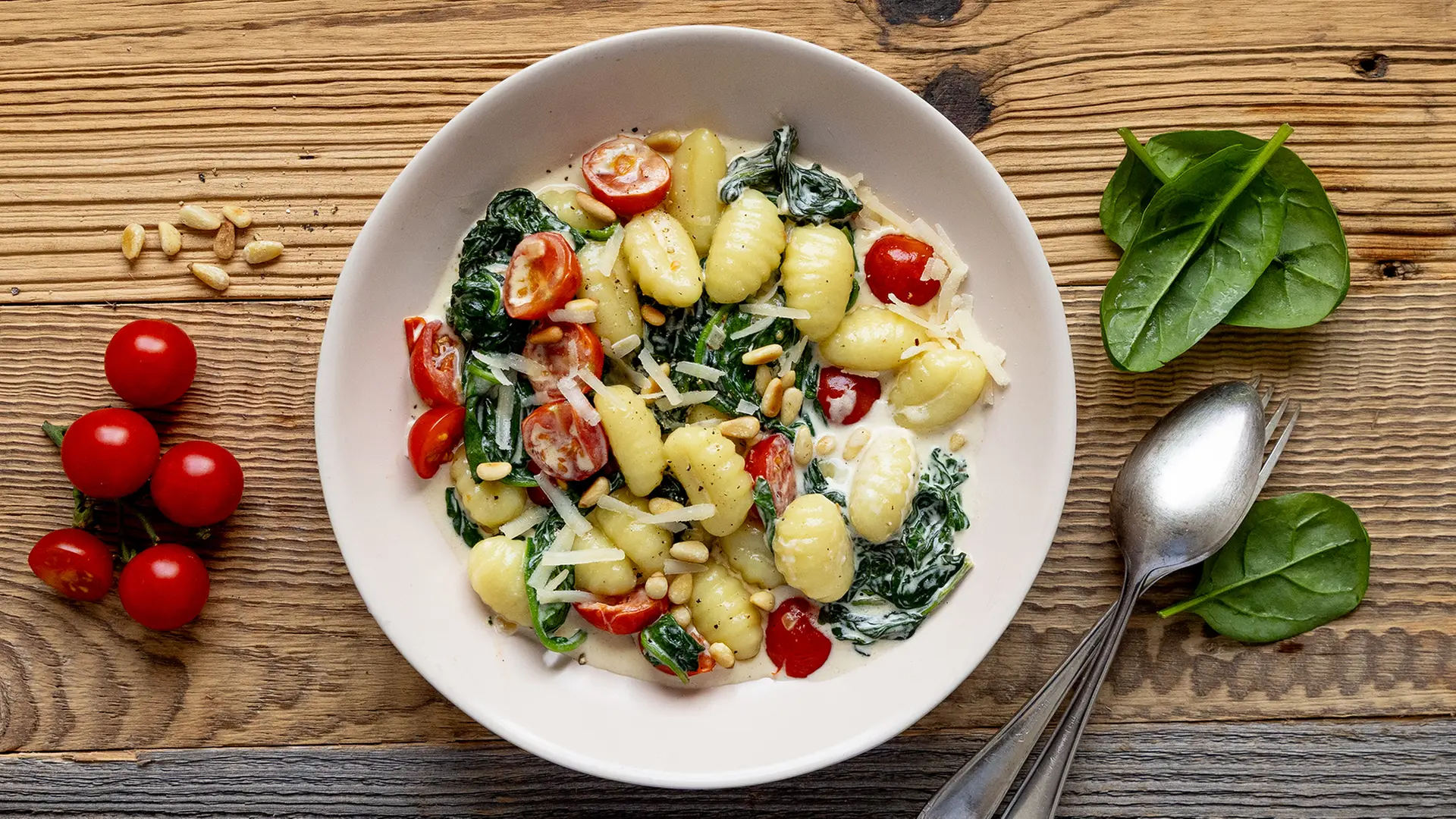 Gnocchi mit Spinat und Pinienkernen | ndr.de Gnocchi mit Spinat und Pinienkernen | ndr.de