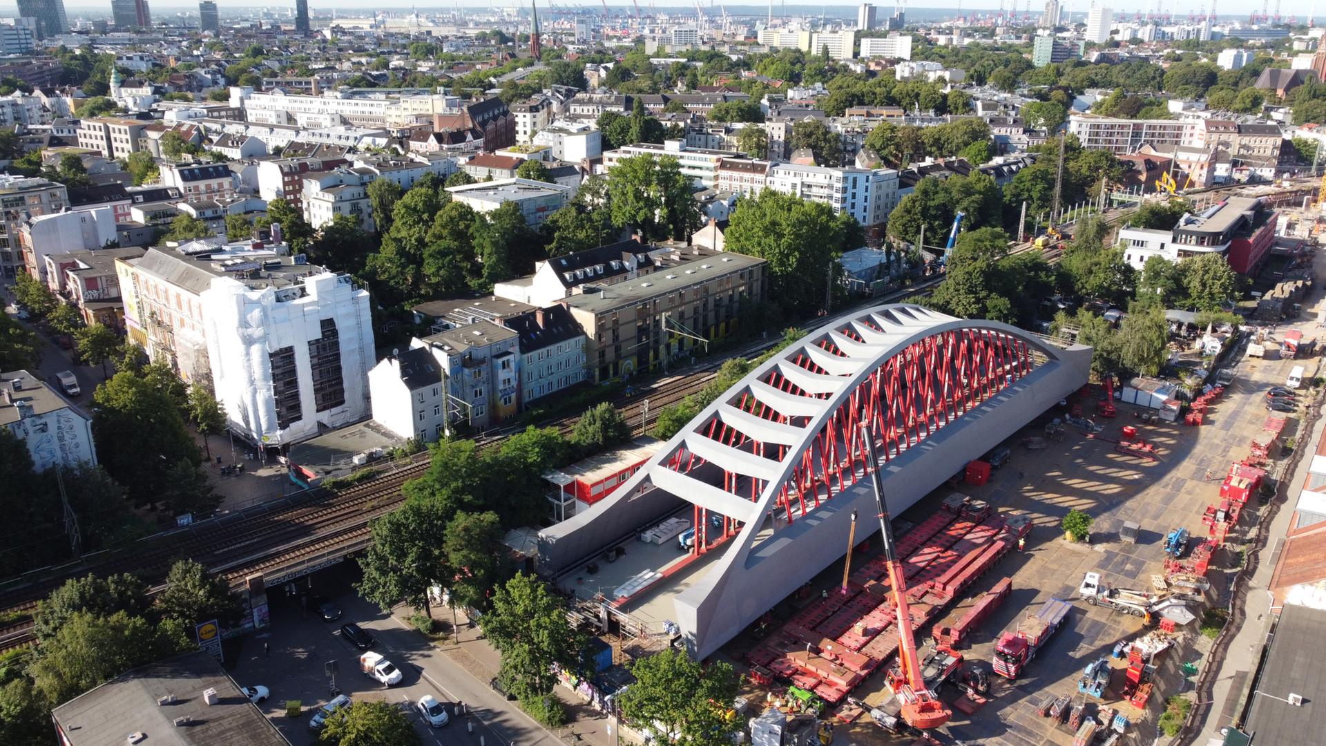 Liveblog Sternbrücke Hamburg – Transport und Einbau derzeit gestoppt
