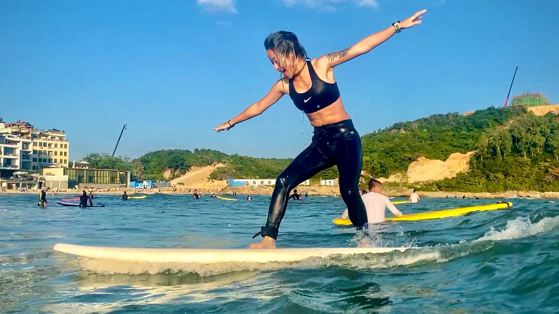 China ganz lässig - Aufbruch mit Surfbrett