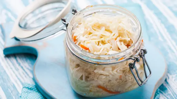 Sauerkraut in einem Einweck-Glas.