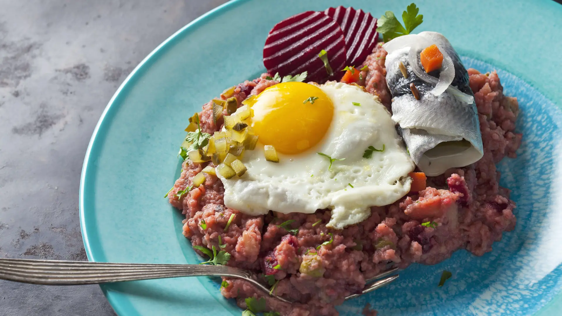 Labskaus, Matjes, Rote Grütze: Typical North German cooking