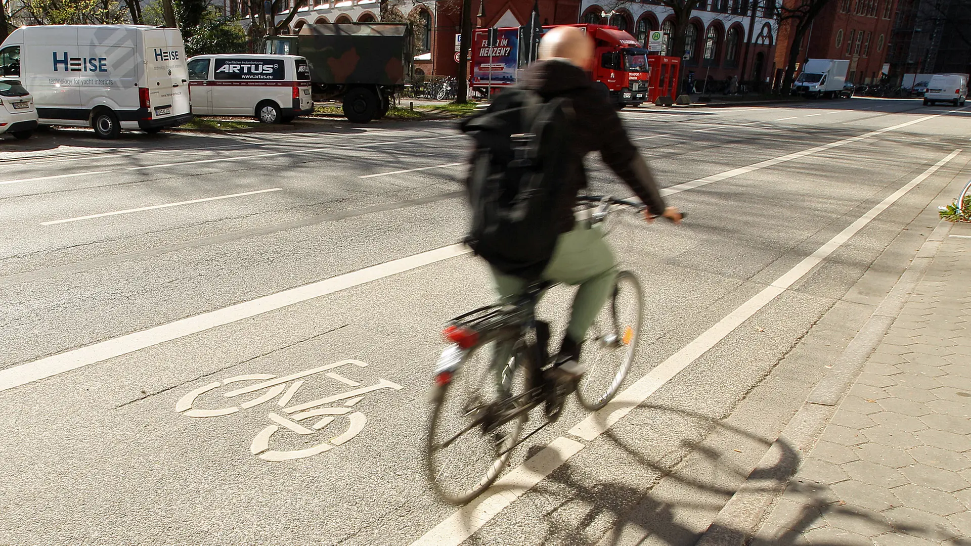 #NDRfragt-Umfrage: Kritik an Radwegen trotz Verbesserungen