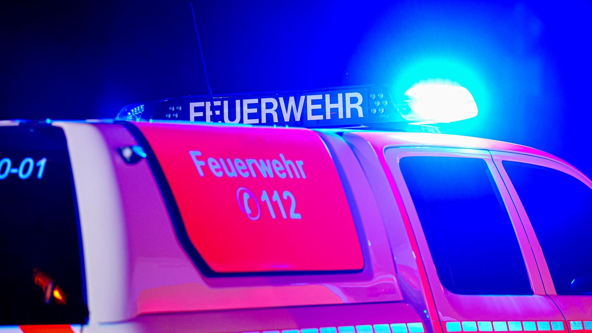 Rossow: Heizhaus steht mitten in der Nacht in Flammen