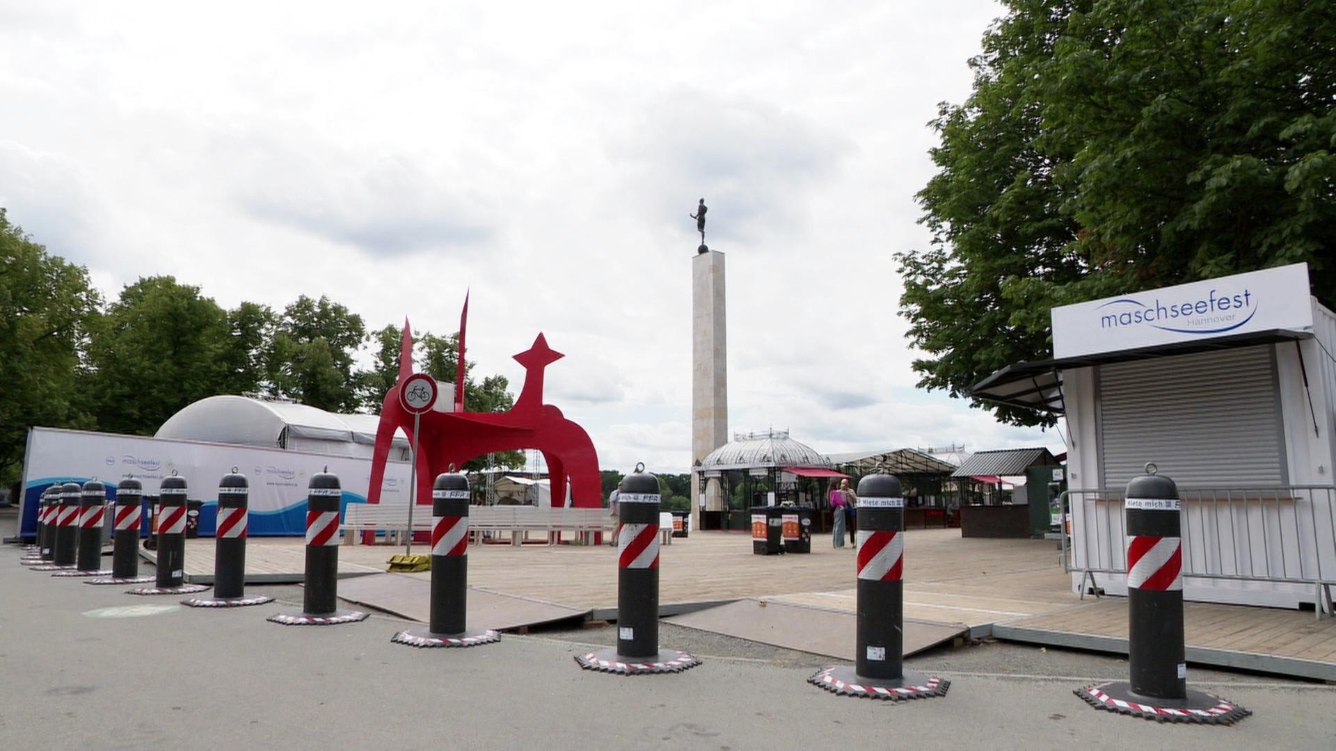 Beim Maschseefest in Hannover sorgen Straßenabsperrungen für Sicherheit. | Screenshot