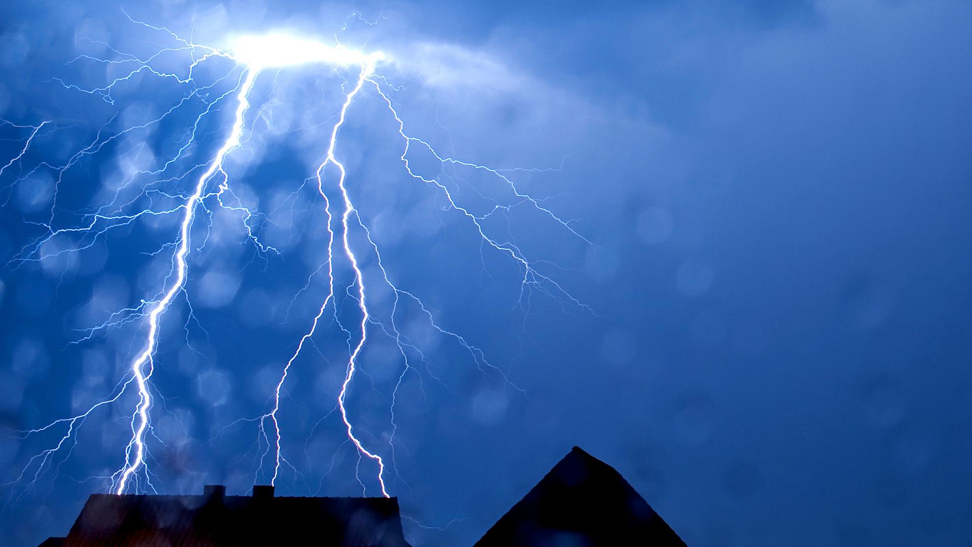 Schwerin: Blitzeinschlag in der Feldstadt