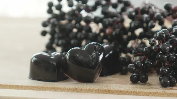 Holunderbeerensirup | ndr.de Holunderbeerensirup | ndr.de