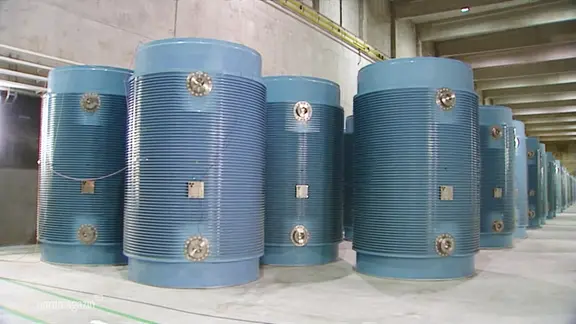 In diesen Behältern lagert radioaktiver Atommüll in Lubmin.