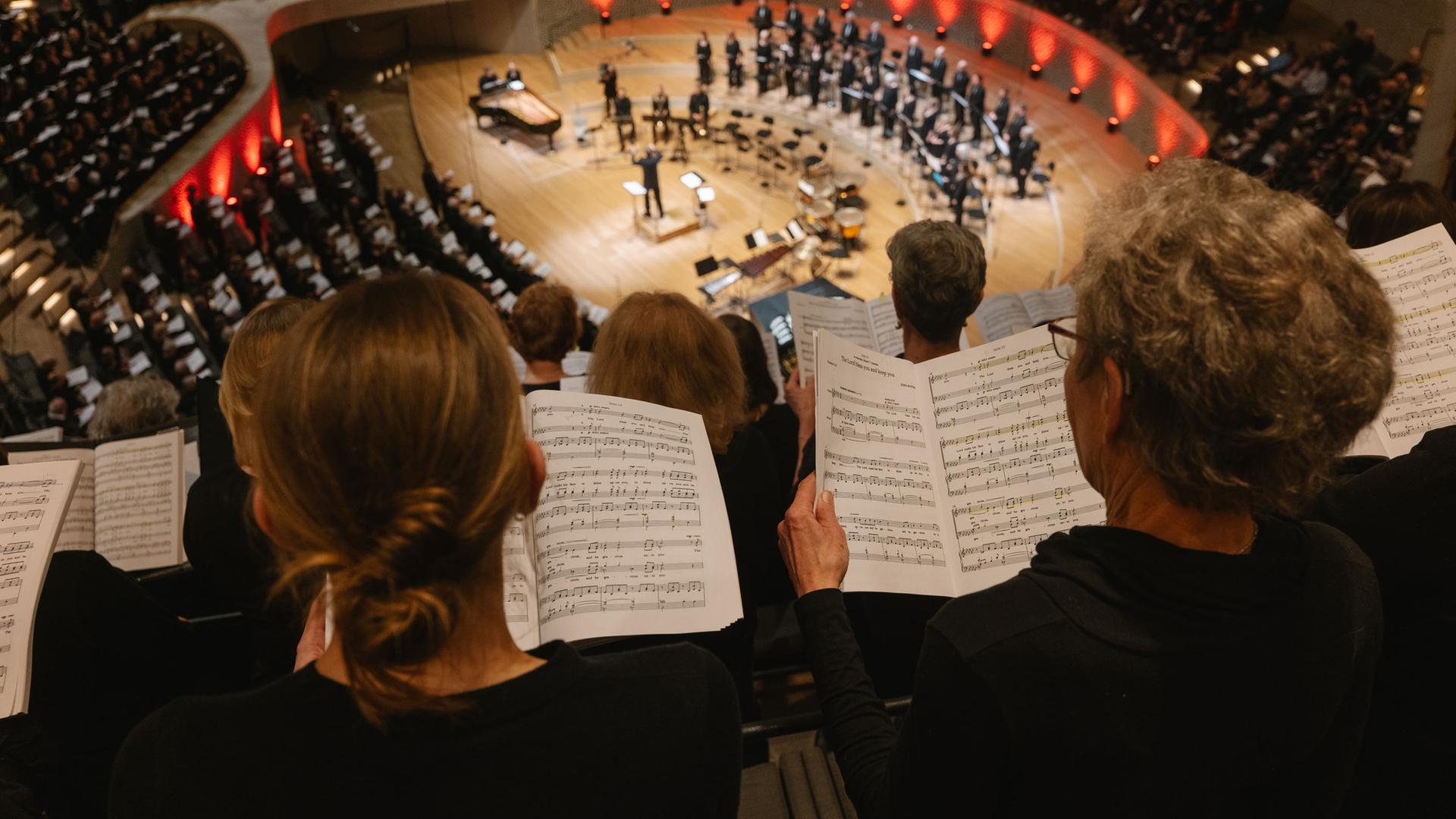 Gastsänger:innen singen beim Singing! 2025 in der Elbphilharmonie | Daniel Dittus