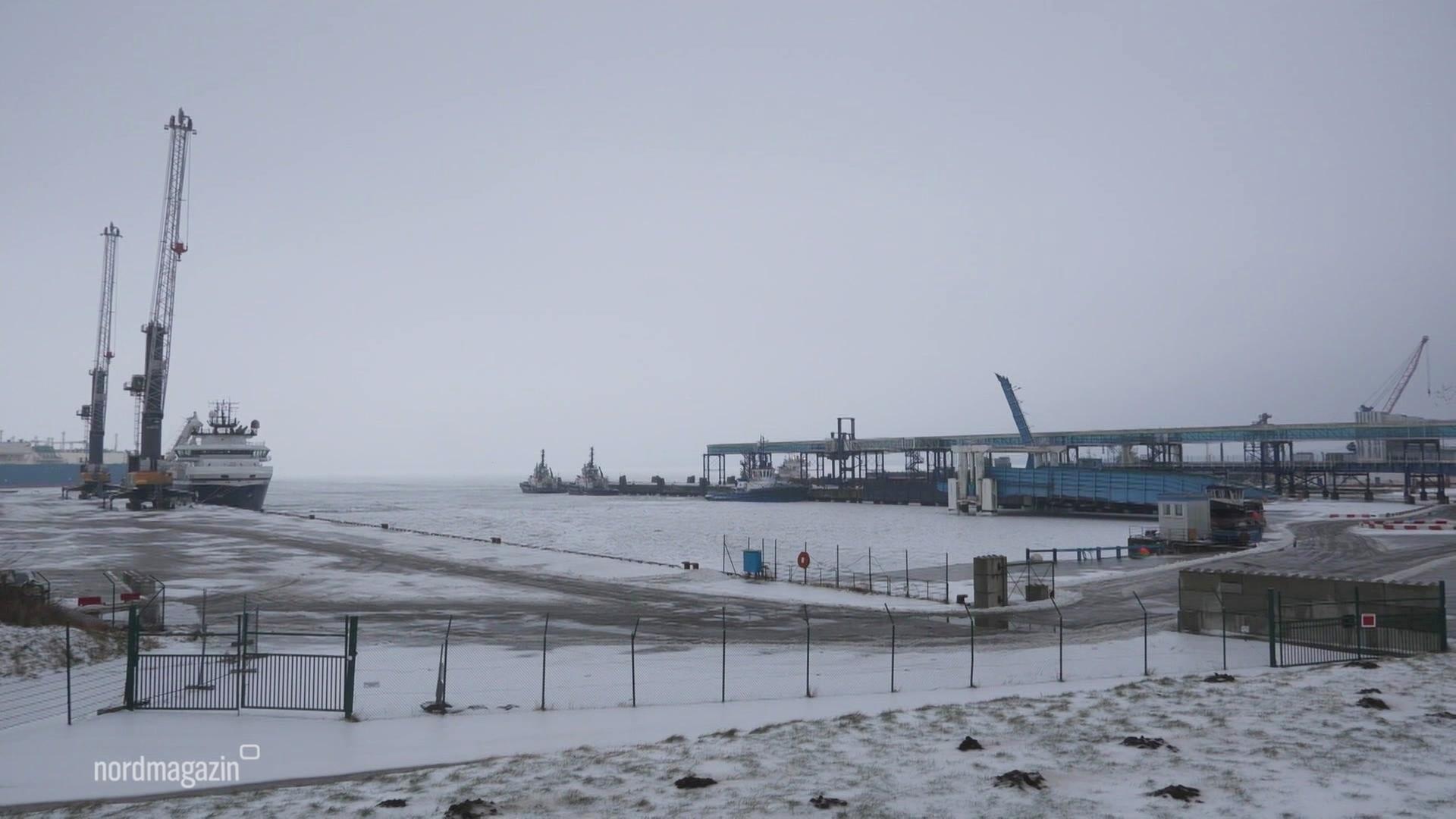 Eisdecke stört Betrieb des LNG-Terminals auf Rügen