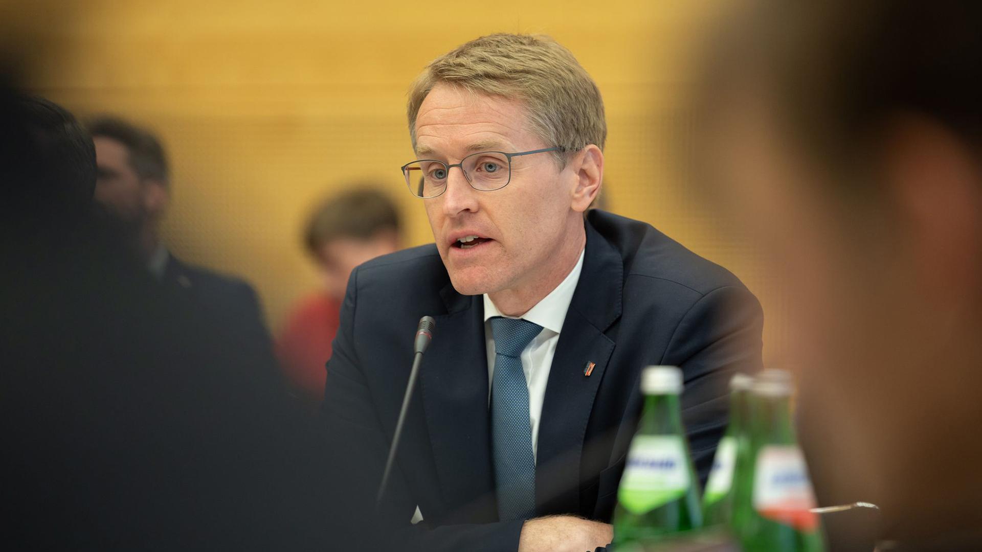 Northvolt-Millionen: Daniel Günther verteidigt Entscheidung