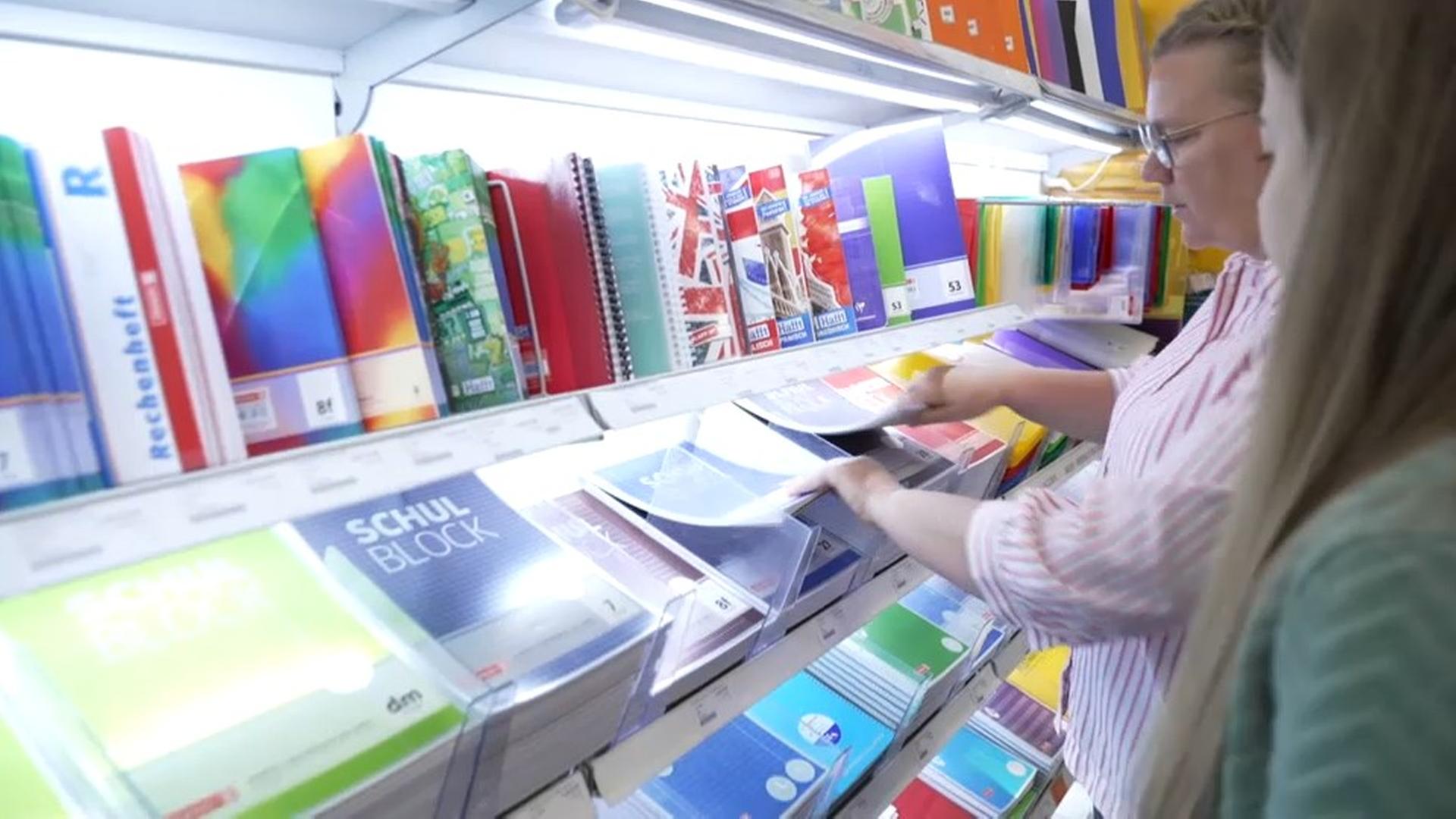 Vor dem neuen Schuljahr: Viel Betrieb im Schreibwarenhandel