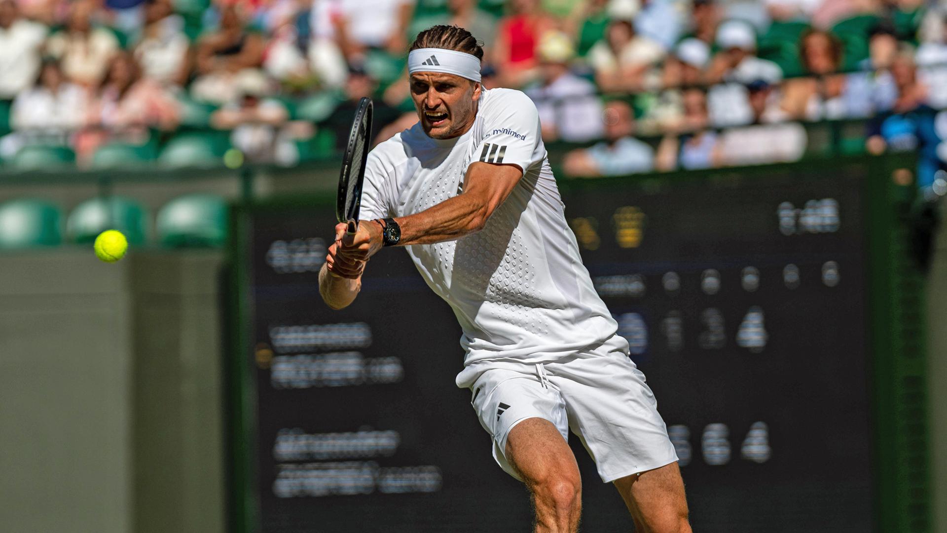 „Spiele besseres Tennis“: Zverev erreicht Wimbledon-Achtelfinale