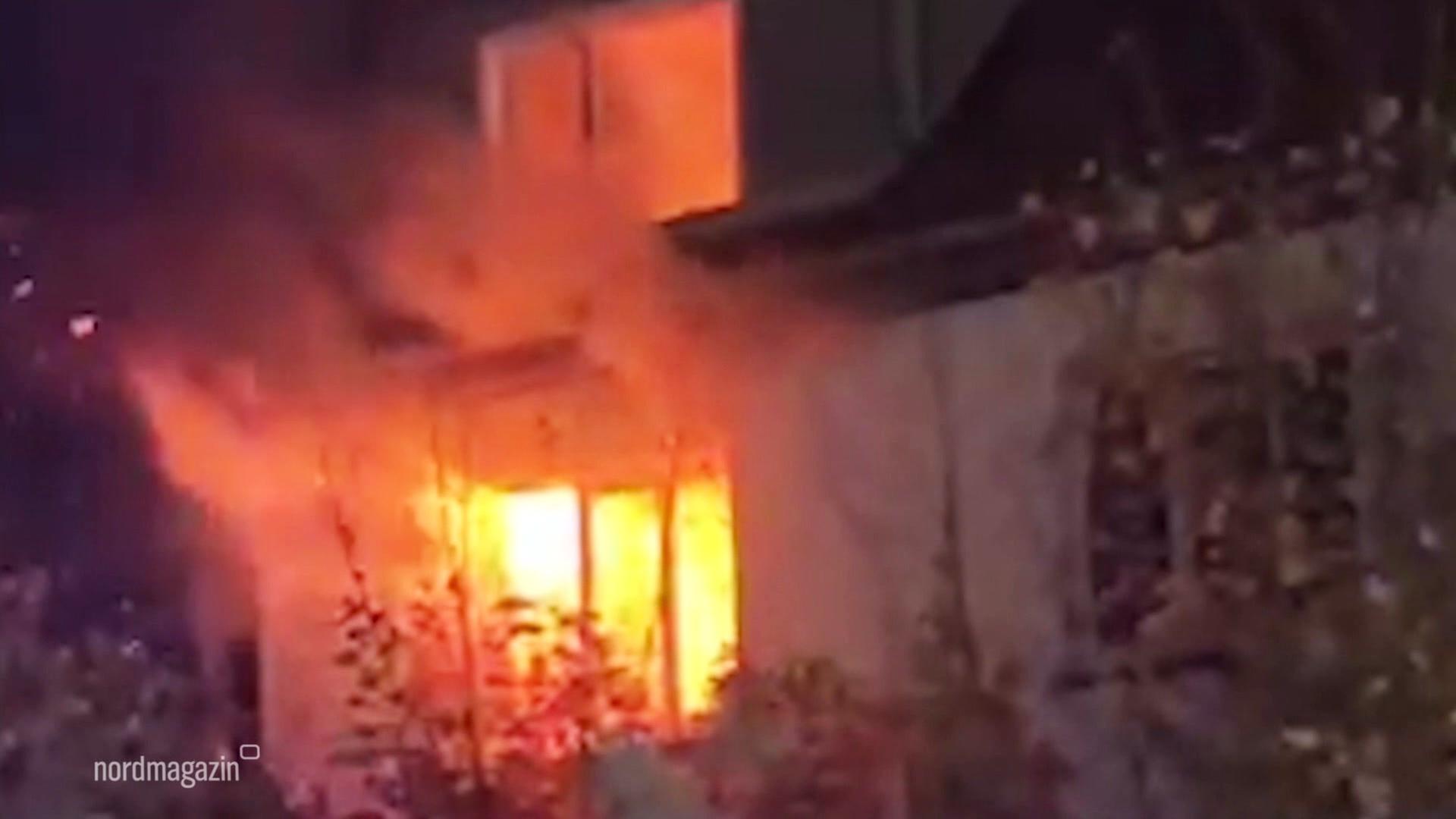 400.000 Euro Gesamtschaden: Zwei Einfamilienhäuser in MV in Brand