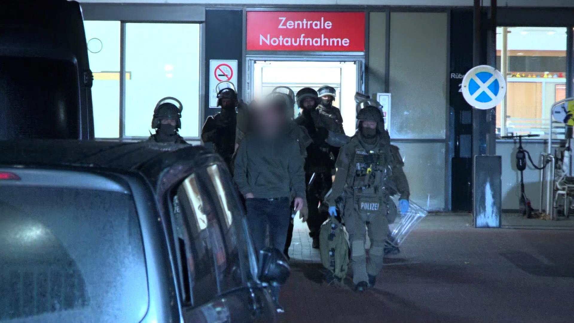 Patient droht mit Messer: SEK-Einsatz im Krankenhaus Barmbek