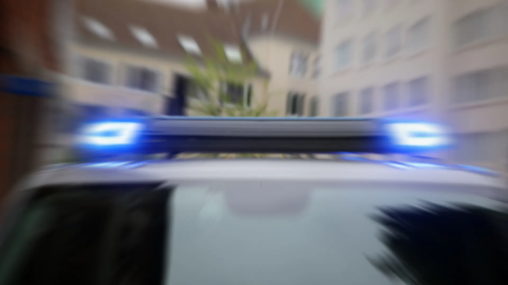 Kiel: 28-Jähriger in Wohnung festgehalten und mit Waffen bedroht?