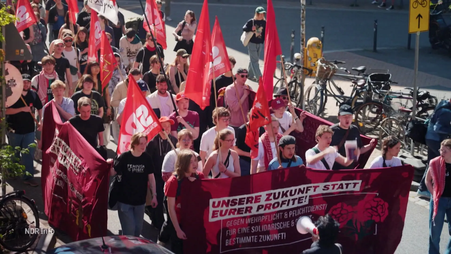 Zahlreiche Demos zum 1. Mai im Norden