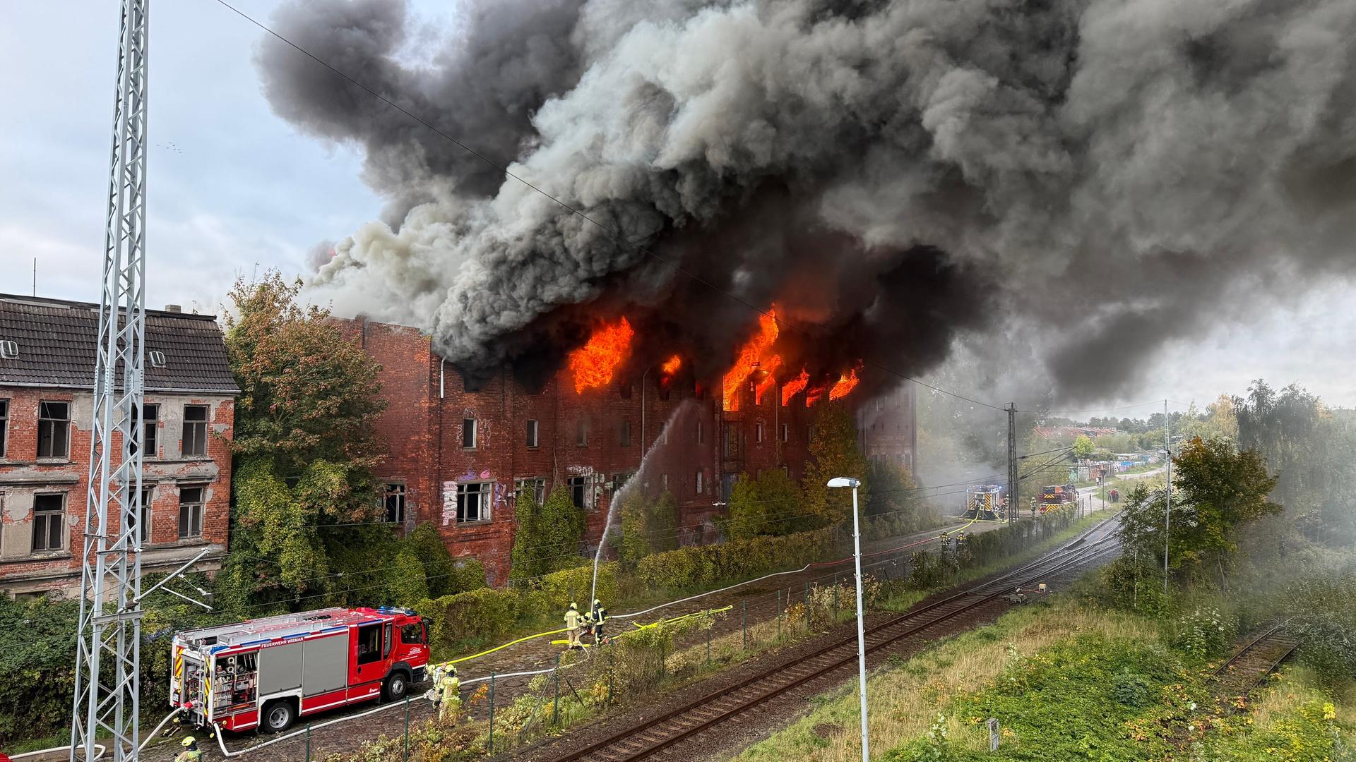 Wismar: Brand in historischer Malzfabrik