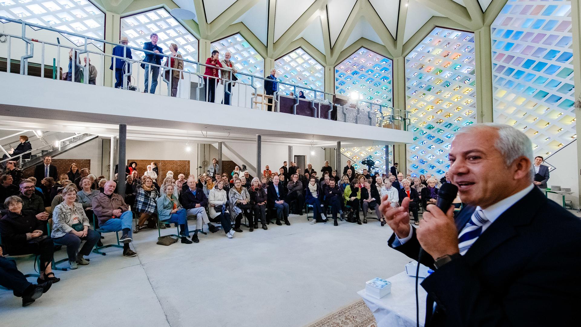 Tag der offenen Moschee: Islamische Kultur in Hamburg entdecken