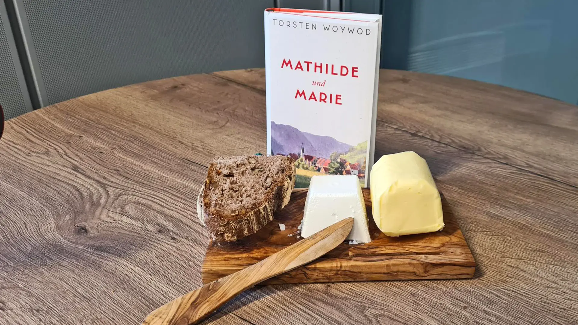 eat.READ.sleep.: (161) Walnussbrot und Social-Media-Stress